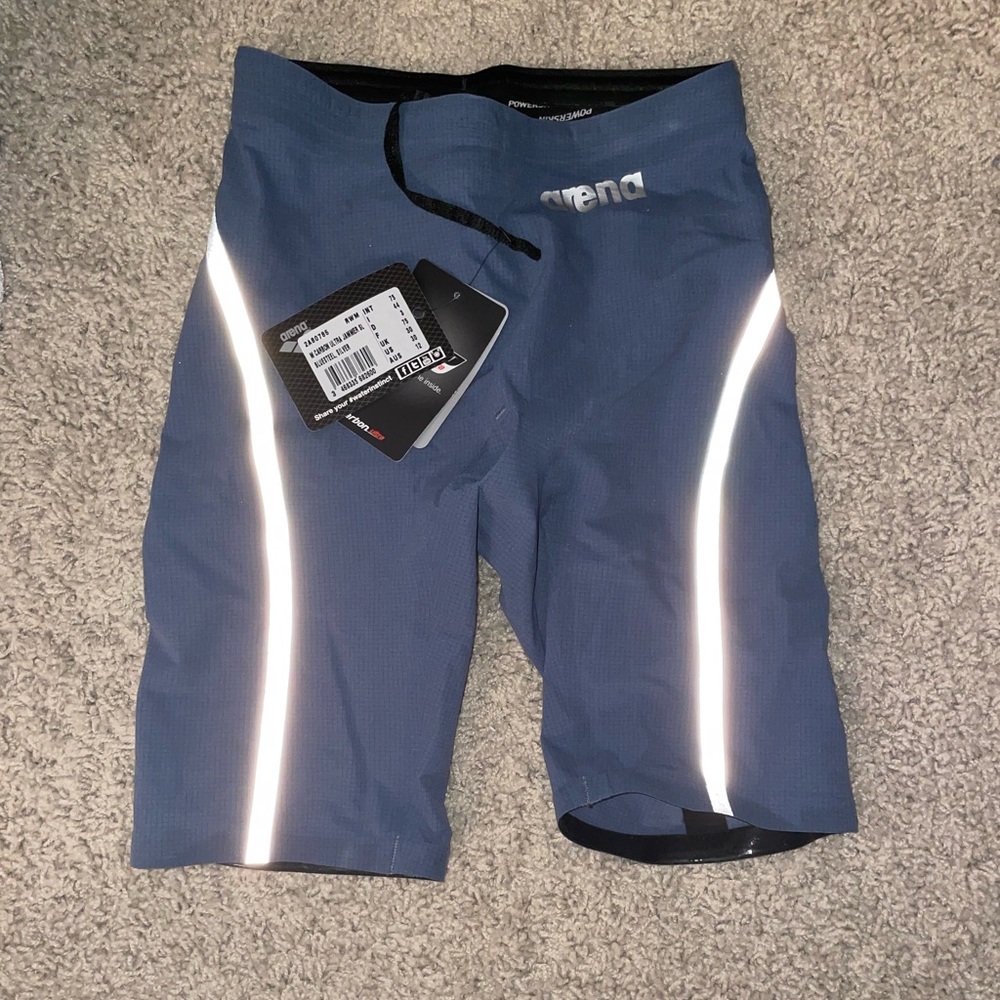 NEVER WORN BEFORE ARENA TECH SUIT MEN